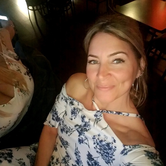 Meet your Posher, Jen - Picture 1 of 1